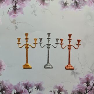 Tuotekuva kullanvärisistä 3D-tulostetuista kynttelikkö-